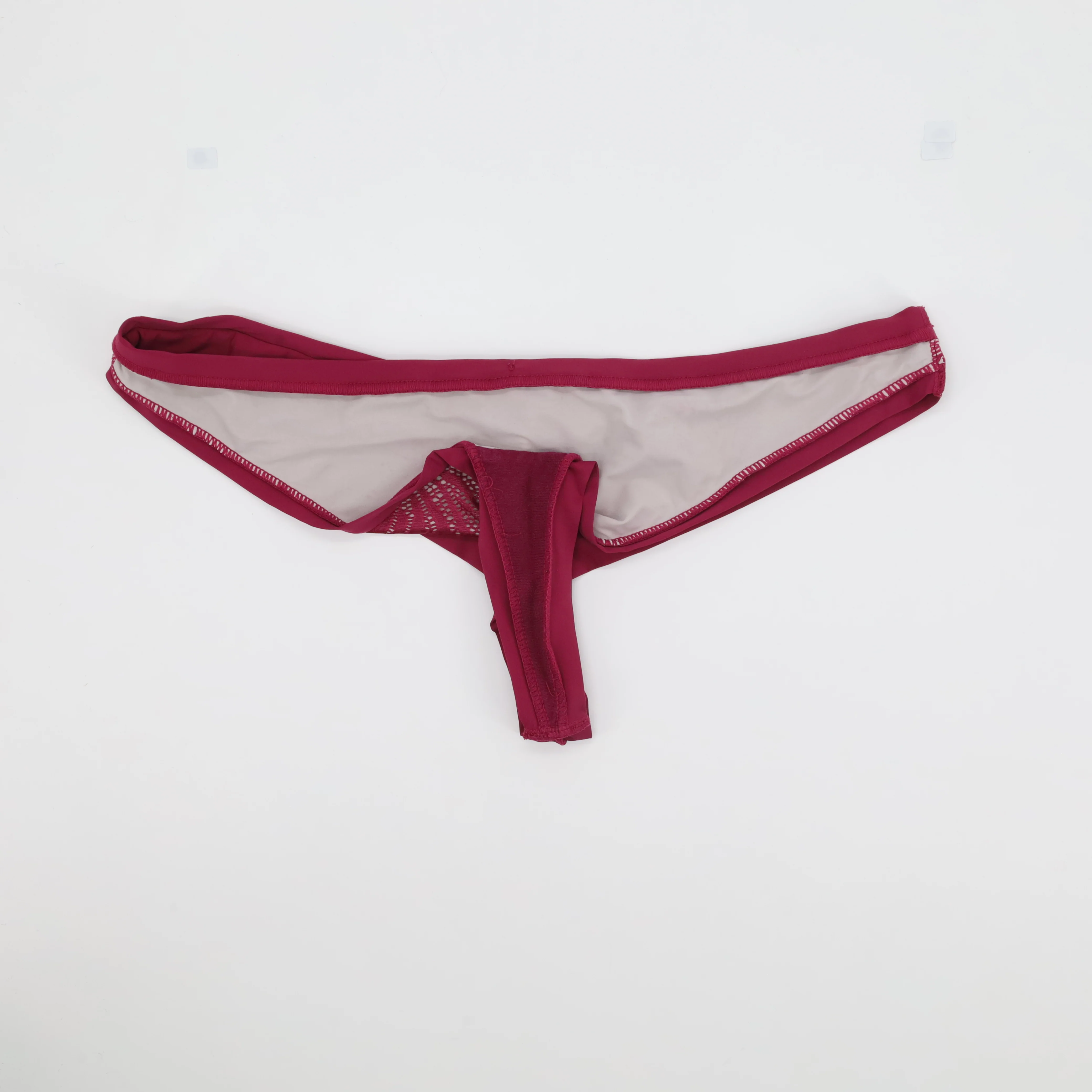 String Marque inconnue Rouge - Image 3