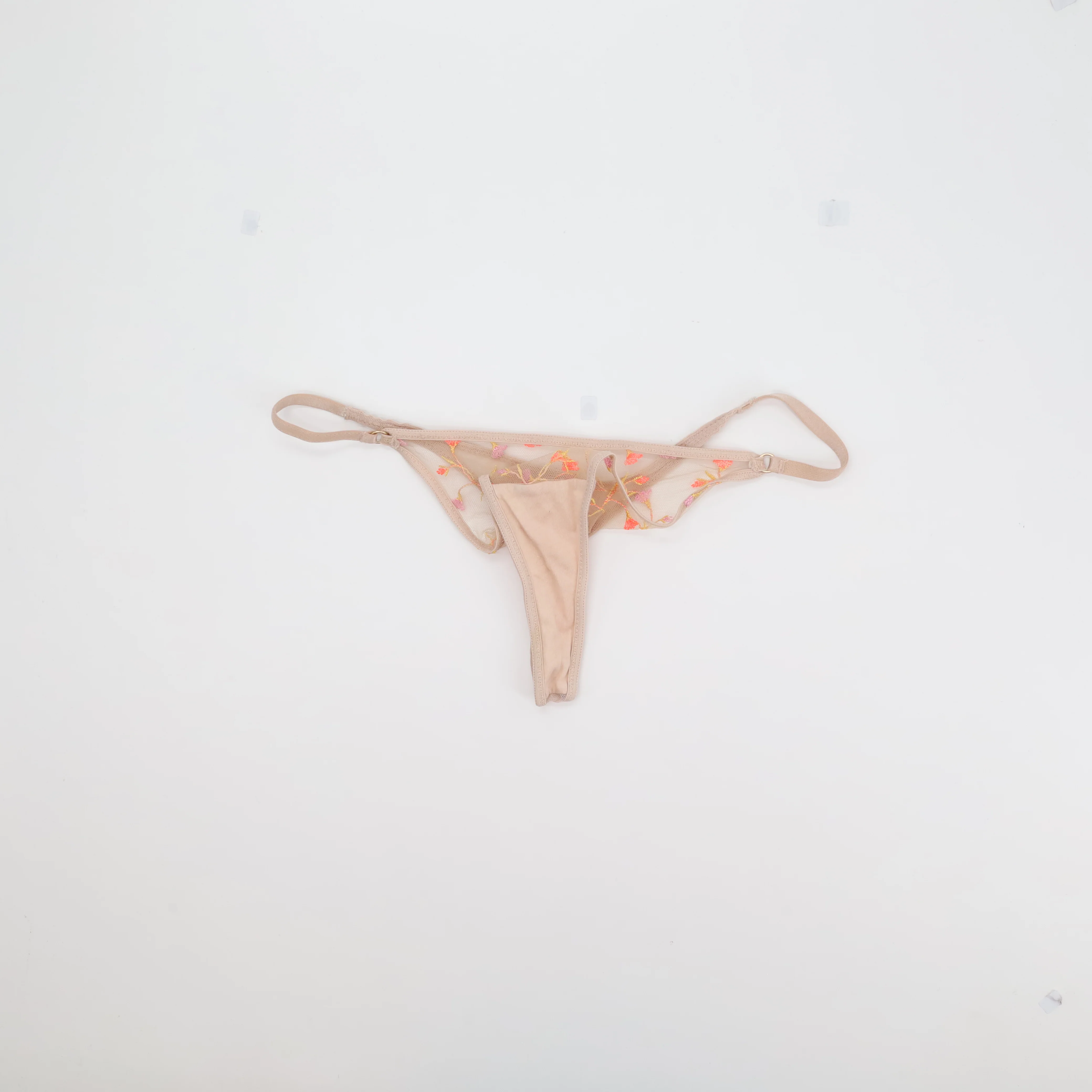 String ETAM Beige - Image 3