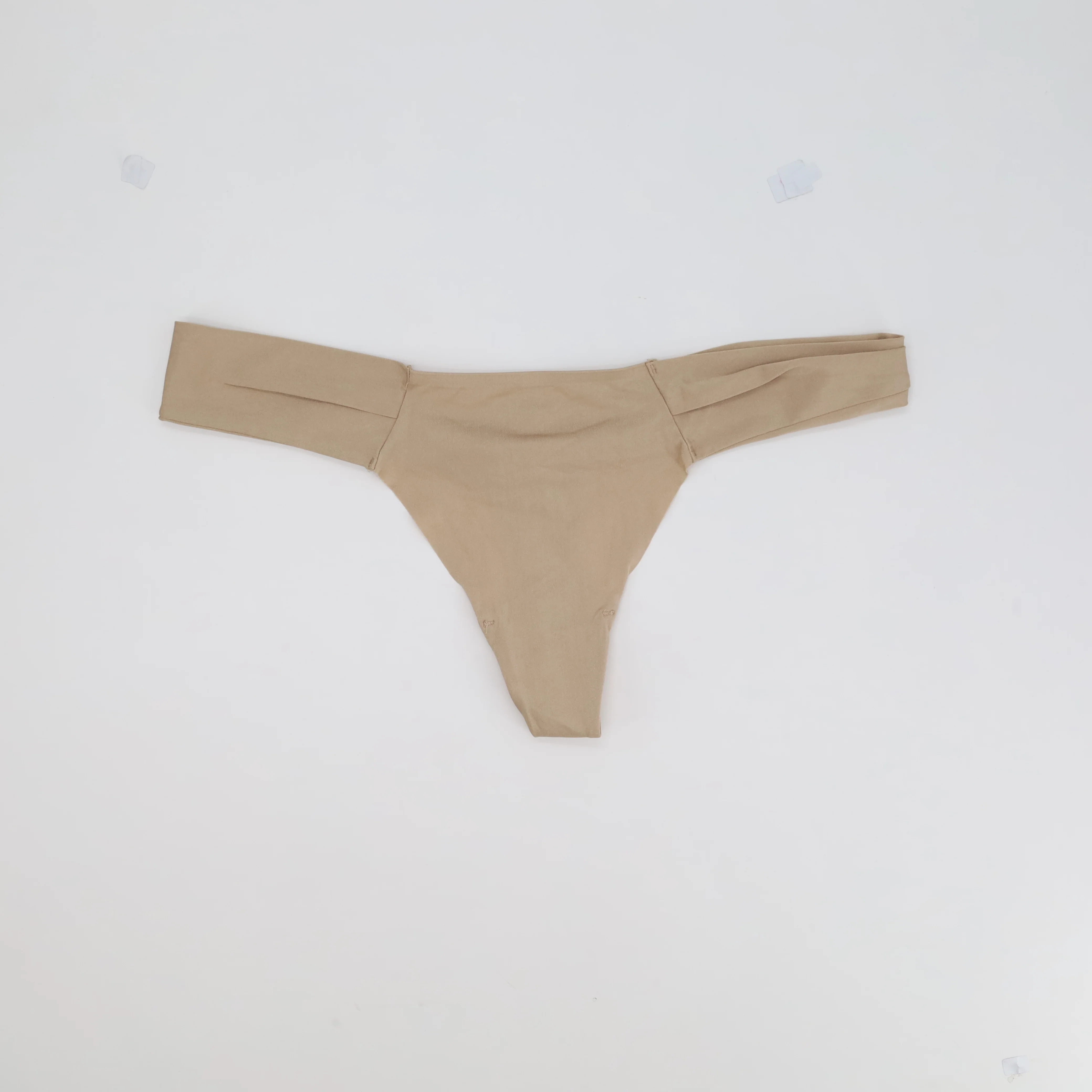 String Passionata Beige